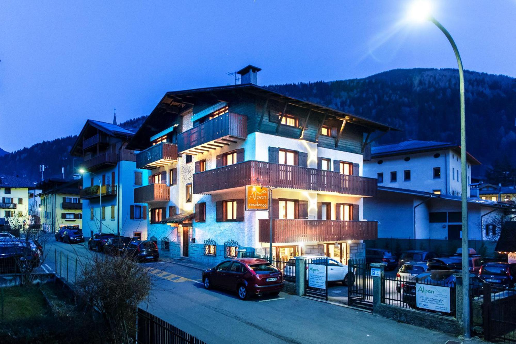 Residence Alpen Casavacanze Pinzolo Buitenkant foto